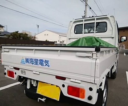 軽トラックとステッカー